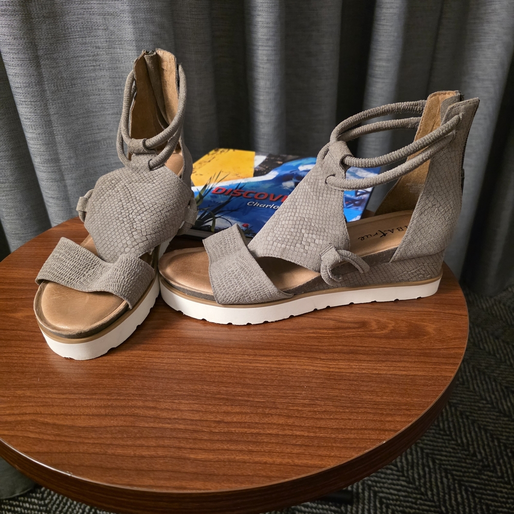 Women's Brown Sandals - Picture 4 of 11